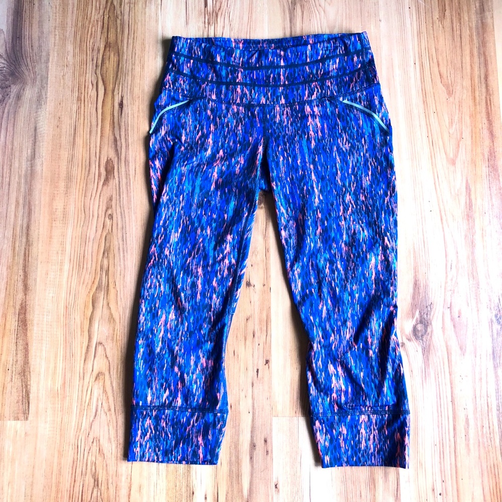 ATHLETA Reptile Relay Capri Leggings Blue Small - Picture 5 of 16